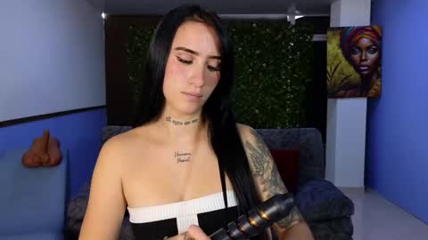 Snapshot of mei_naughtycat chatting on 11.07.25 Mei online show from 11.07.25