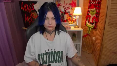 Snapshot of mekurisu chatting on 12.11.24 mekurisu online show from 12.11.24