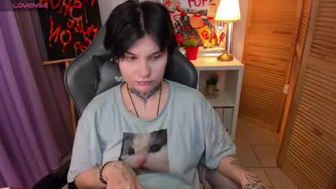 Snapshot of mekurisu chatting on 02.02.25 mekurisu online show from 02.02.25