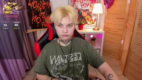 Snapshot of mekurisu chatting on 02.28.25 mekurisu online show from 02.28.25