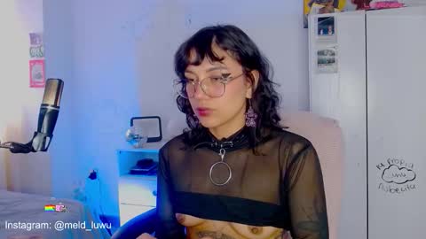 Melissa  -  -  Please help me to reach 100 thumbs up online show from 12.22.25