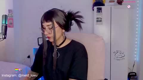 Melissa  -  -  Please help me to reach 100 thumbs up online show from 01.16.26