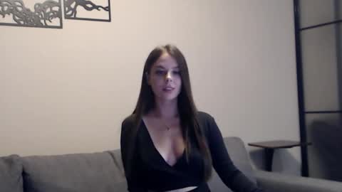 meladams online show from 10.19.25