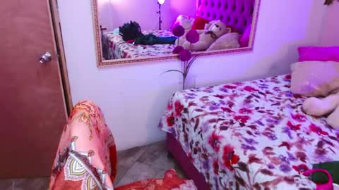 Snapshot of melani_cute01 chatting on 07.29.26 melani_cute01 online show from 07.29.26