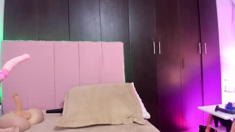 Snapshot of melani_xc chatting on 12.14.24 MELANI - online show from 12.14.24