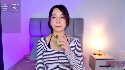 Snapshot of melanie__hills chatting on 06.25.26 Melanie online show from 06.25.26