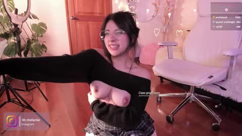 Snapshot of melanie_owo chatting on 02.25.25 Melanie online show from 02.25.25