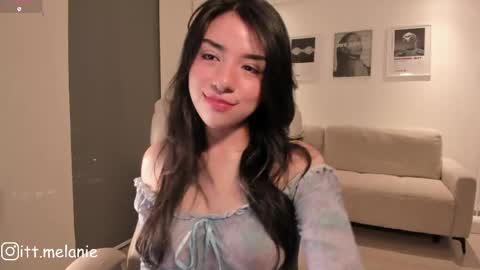 Snapshot of melanie_owo chatting on 05.13.26 Melanie online show from 05.13.26