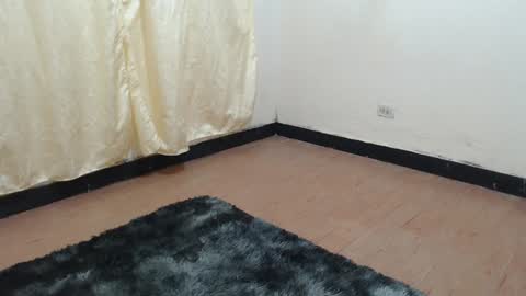 Melanie roux  online show from 02.02.25