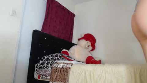 Melanie roux  online show from 02.19.25