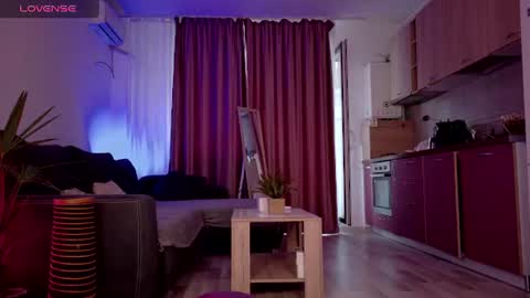 Snapshot of melanie_way chatting on 06.18.26 melanie_way online show from 06.18.26