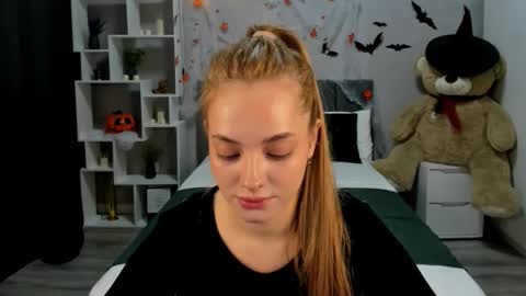 MelanieAlves online show from 11.05.25