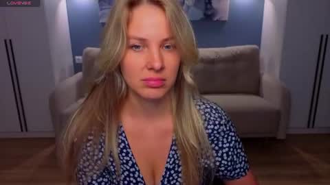 Snapshot of melaniebennett chatting on 06.18.26 Melanie Bennett online show from 06.18.26