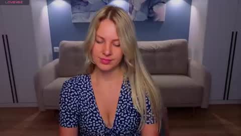 Snapshot of melaniebennett chatting on 06.18.26 Melanie Bennett online show from 06.18.26