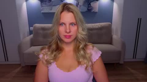 Snapshot of melaniebennett chatting on 07.13.26 Melanie Bennett online show from 07.13.26