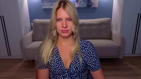 Snapshot of melaniebennett chatting on 07.14.26 Melanie Bennett online show from 07.14.26