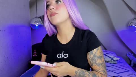 Melanie Roux online show from 01.22.25