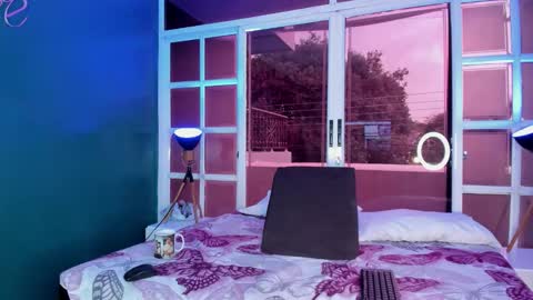 Melanie Roux online show from 03.03.26