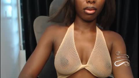 Snapshot of melanine_floral chatting on 04.18.26 Praiz online show from 04.18.26