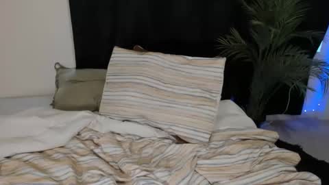 Snapshot of melaninmelanix chatting on 01.22.25 melaninmelanix online show from 01.22.25