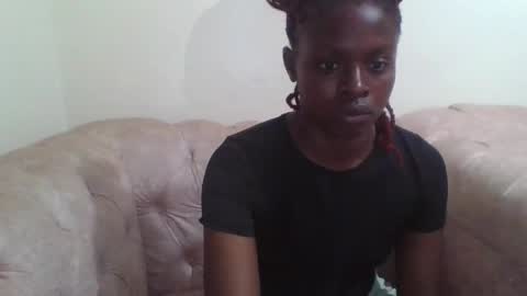 Snapshot of melanique23 chatting on 04.27.26 melanique23 online show from 04.27.26