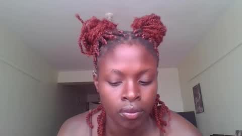 Snapshot of melanique23 chatting on 04.28.26 melanique23 online show from 04.28.26