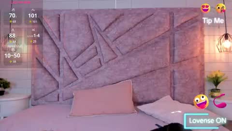 Snapshot of melany_heaven chatting on 06.11.26 melany_heaven online show from 06.11.26