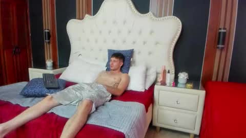 Snapshot of melanyandjecob chatting on 02.14.26 MelanyANDjacob online show from 02.14.26