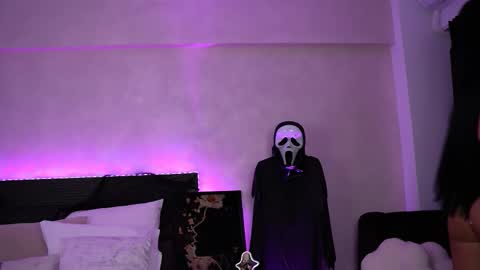 Snapshot of melanyass chatting on 10.18.25 Mellanya online show from 10.18.25