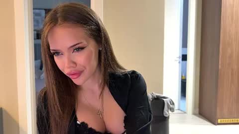 Adel online show from 04.10.26