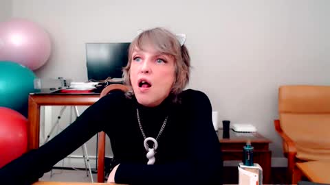 Snow Hobot online show from 11.03.25