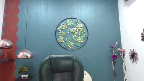 Snapshot of melika_sweet chatting on 02.02.25 eli online show from 02.02.25