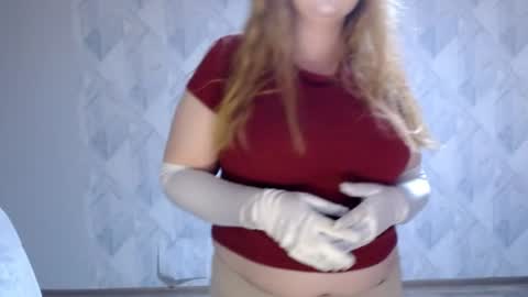 Snapshot of melina_beauty chatting on 07.17.26 Melina online show from 07.17.26