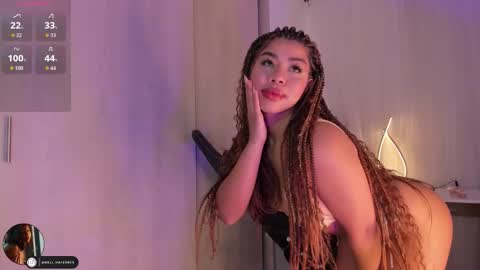 Snapshot of melina_ferrer1 chatting on 11.27.25 EI online show from 11.27.25