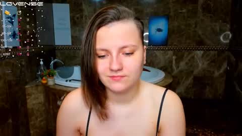 Snapshot of melindat chatting on 11.24.25 Melinda online show from 11.24.25