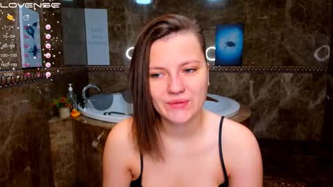 Snapshot of melindat chatting on 12.02.25 Melinda online show from 12.02.25