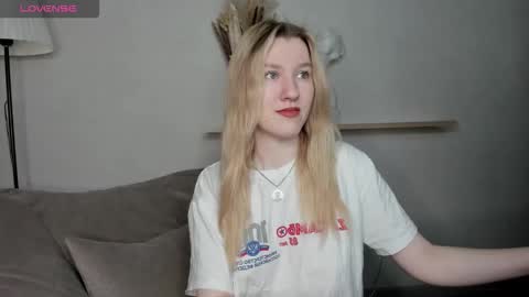 Snapshot of melissa_moooree chatting on 12.02.25 melissa_moooree online show from 12.02.25
