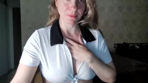 Snapshot of melissa_s2 chatting on 09.30.25 Melissa online show from 09.30.25