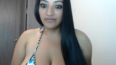Snapshot of melissa_sexytits chatting on 02.27.25 Lau online show from 02.27.25