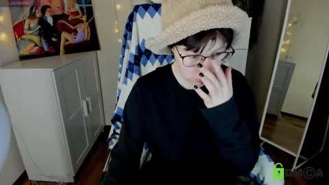 Snapshot of melissa_wells chatting on 10.19.25 Melissa online show from 10.19.25