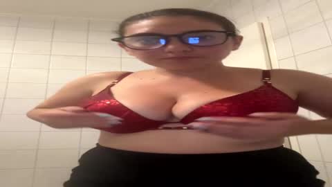 Snapshot of melissaa2525 chatting on 07.19.26 Naughty Melly online show from 07.19.26