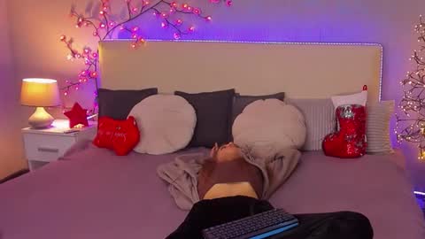 MelissaCrayzy online show from 12.14.25