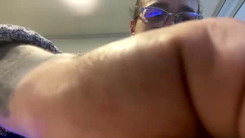 Melkkor Independient Model online show from 12.17.25