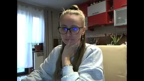 Melly online show from 03.10.25