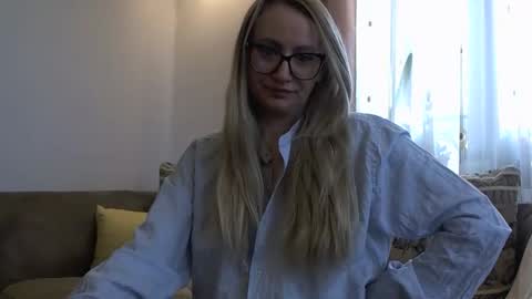 Melly online show from 03.08.26