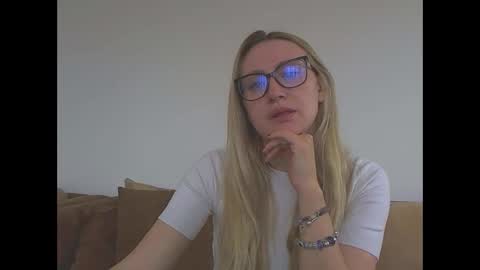 Melly online show from 04.03.26