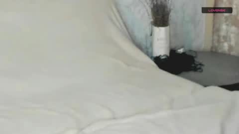 MelMooon online show from 12.12.24