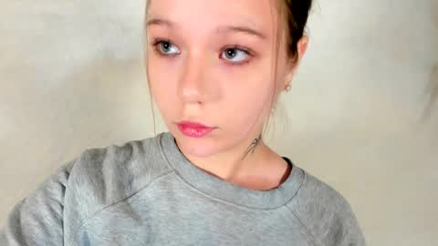 MelMooon online show from 02.05.26