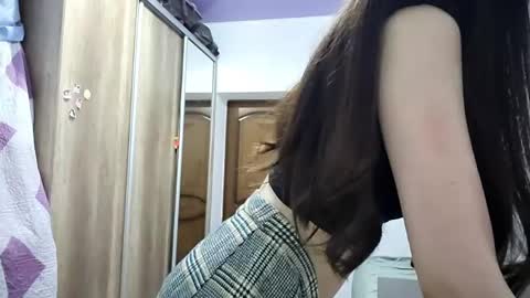 Snapshot of melodeehayden chatting on 04.30.26 Nika online show from 04.30.26