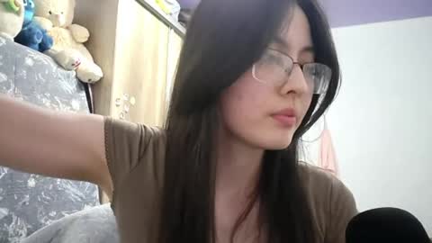 Snapshot of melodeehayden chatting on 05.05.26 Nika online show from 05.05.26